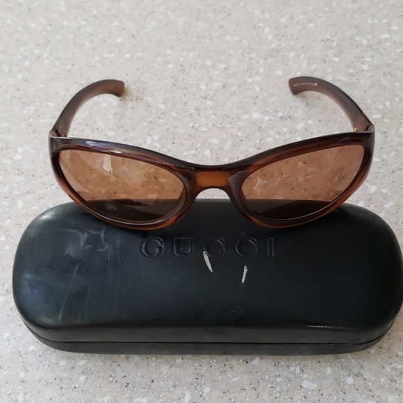 GUCCI sunglasses - Picture 4 of 4
